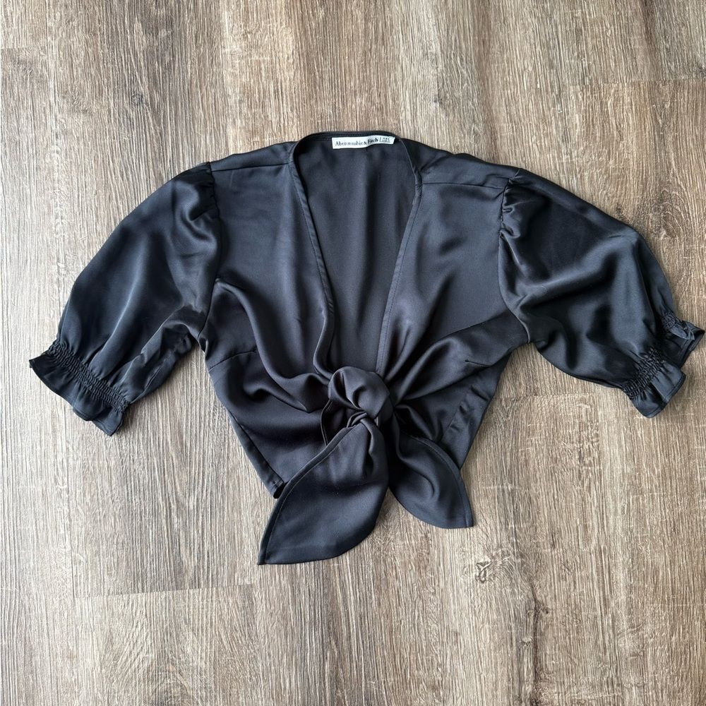 Abercrombie Tie Front Cropped Blouse